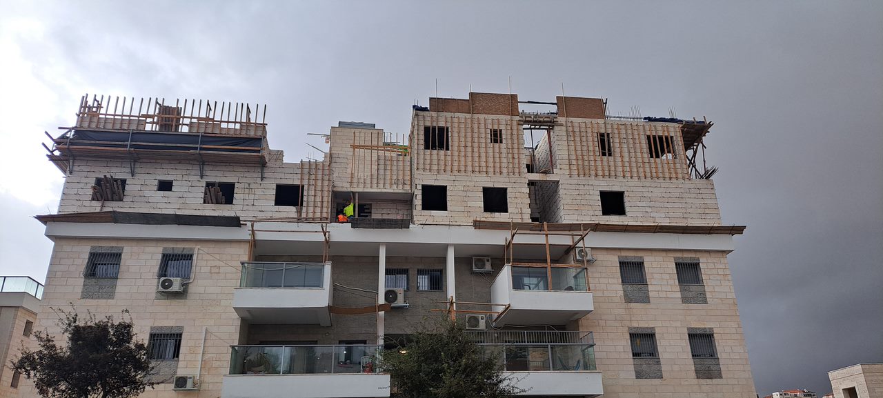 מרפסות רלסים, רחוב מח״ל