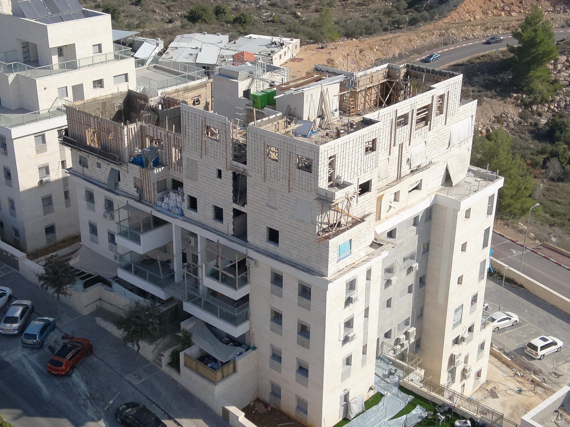 עבודות שלד וחלוקת פנים, ביתר עילית