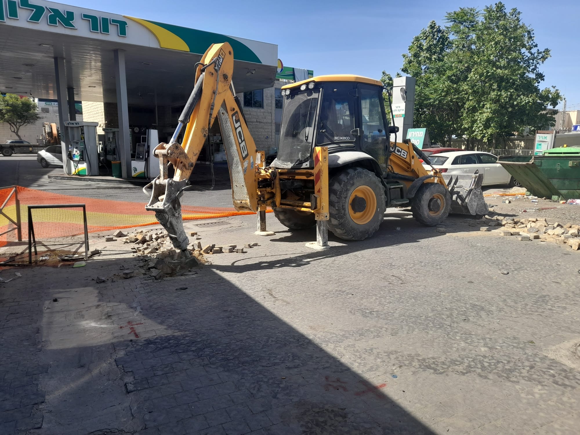 עבודות תשתיות, חברת דור אלון