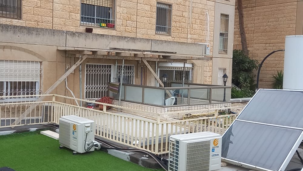 מרפסות על עמודים, ארמון הנציב, ירושלים